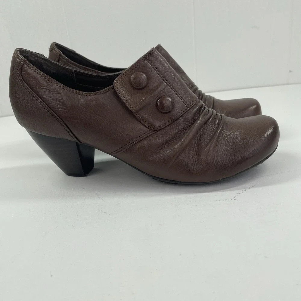 Bare Traps Womens Size 8 Tyley Brown Leather Booties Slip On Shoes Heel Button - Picture 1 of 12